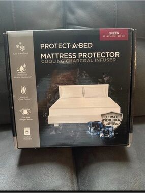 Queen Cooling Charcoal Infused Mattress Protector - White